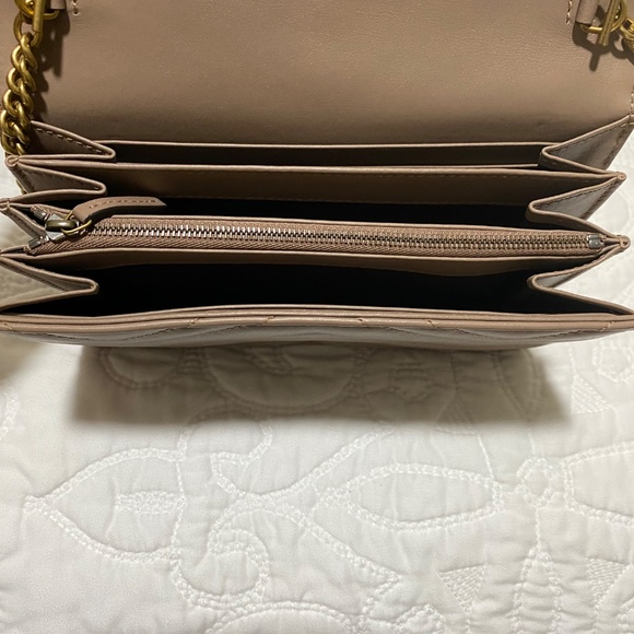 Authentic Gucci Marmont Crossbody - Picture 5 of 12
